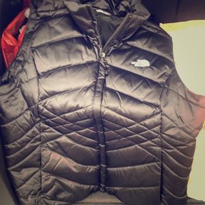 Women’s North Face black vest